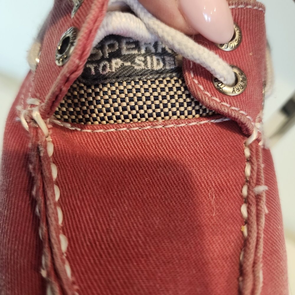 SPERRY TOP SIDER, boy's size 10m, super cut-red stretch (faux lace) boat shoes. - Picture 4 of 13